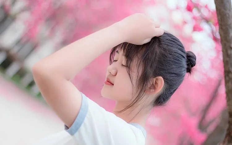 甜美少女街拍 图片12