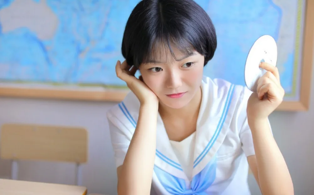 甜美少女写真 教室风 图片5