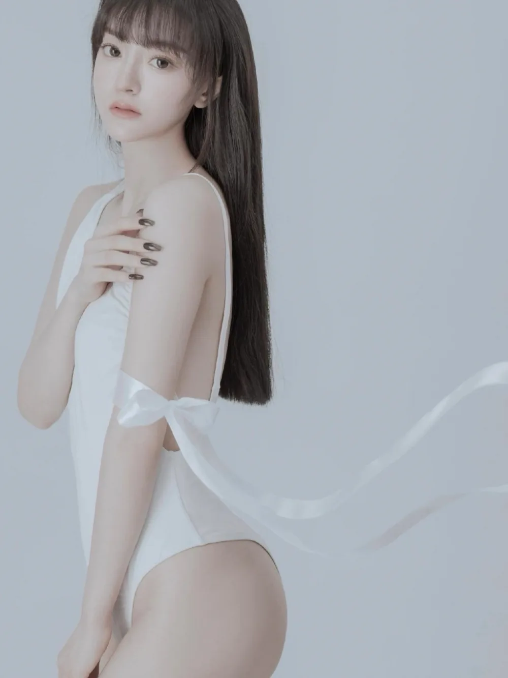 连体泳衣美女写真 图片3
