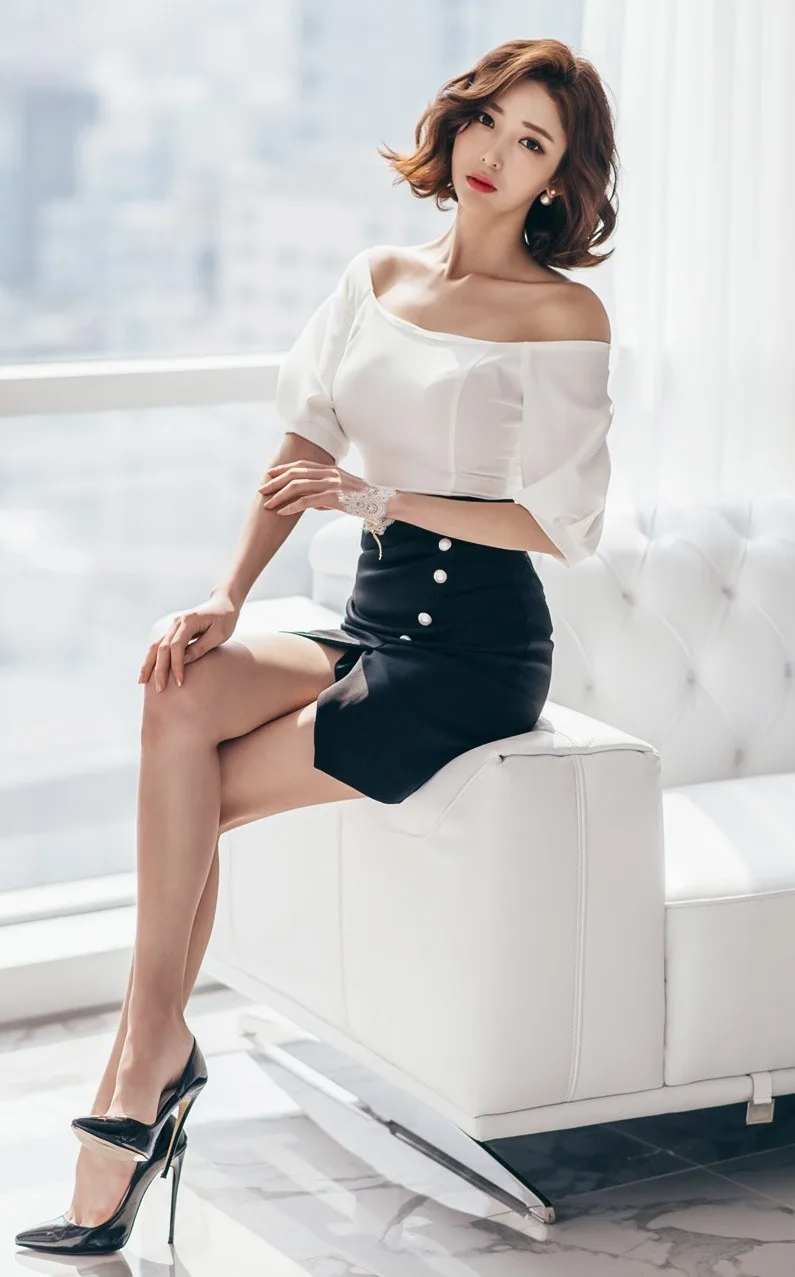 性感短裙美女写真 图片7