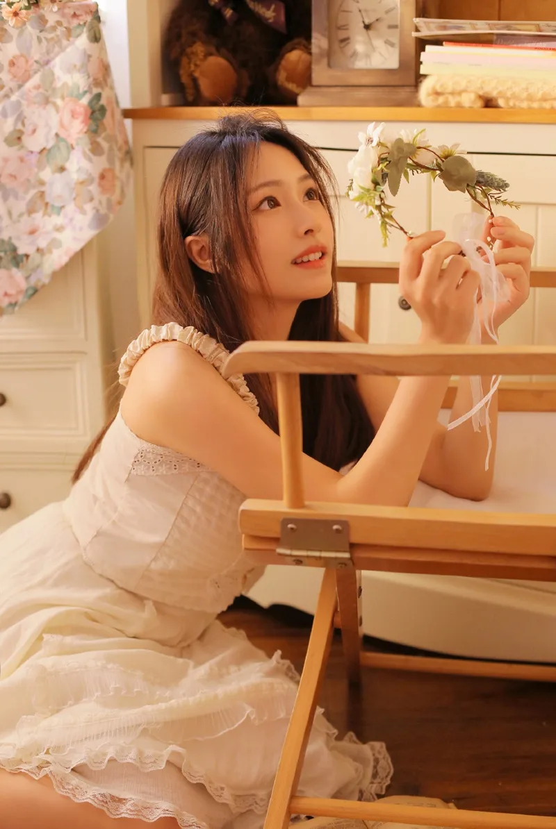 黑长直美女，精致侧颜写真 图片4