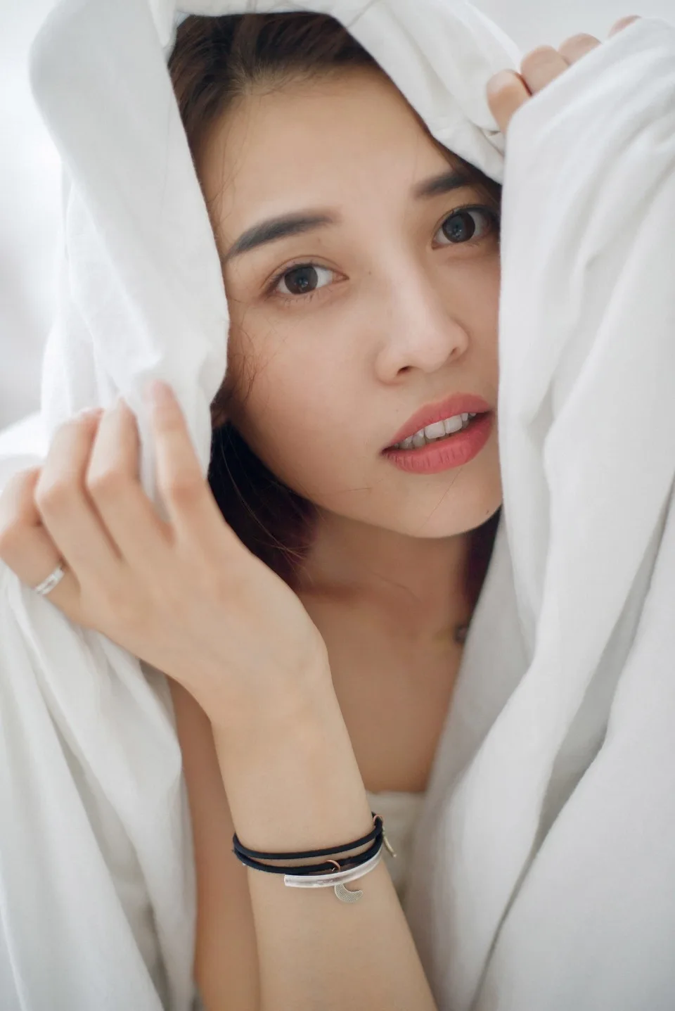 长发美女私房写真 图片4