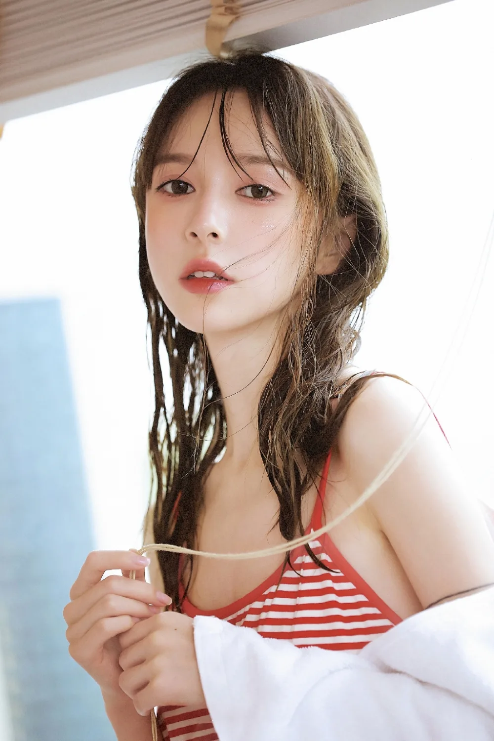 湿身美女写真 图片2