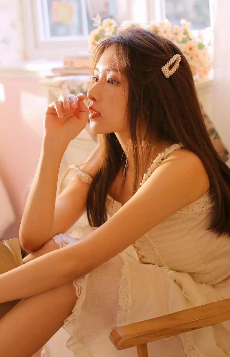 黑长直美女，精致侧颜写真 图片8