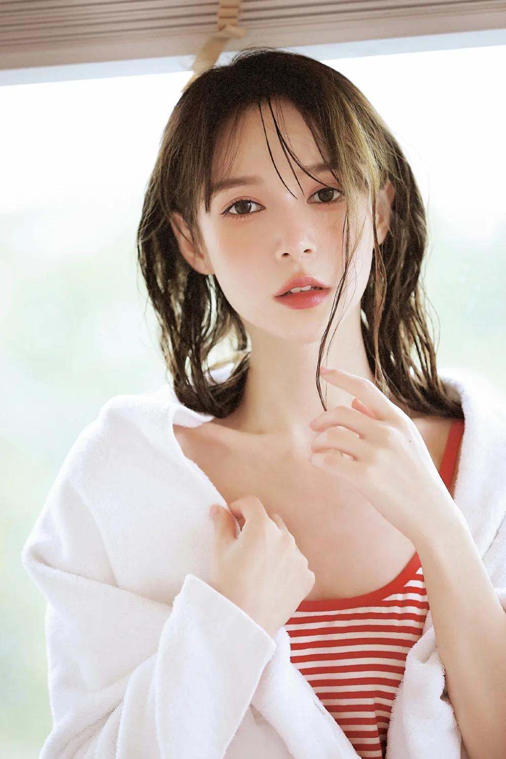 湿身美女写真 图片3