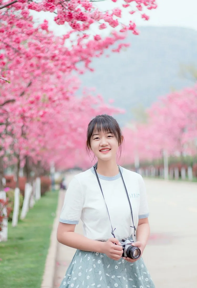 甜美少女街拍 图片4