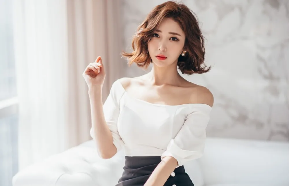 性感短裙美女写真 图片3