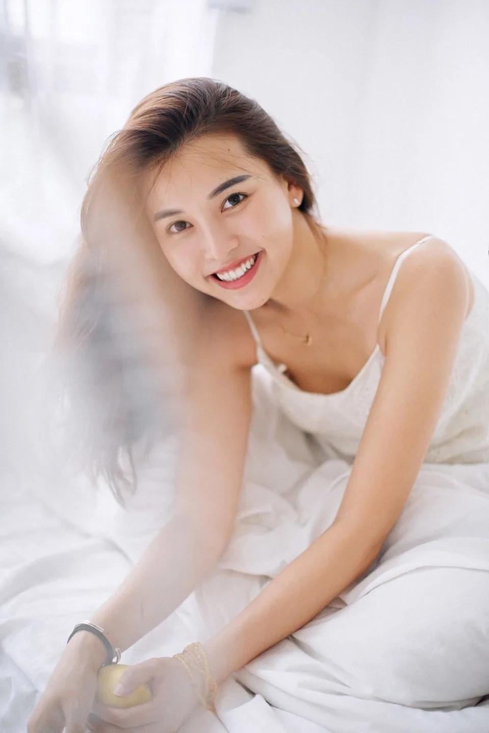 长发美女私房写真 图片3