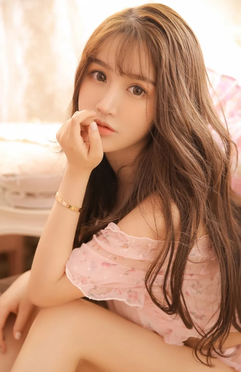 美女写真 香肩美腿 透视内衣 图片5