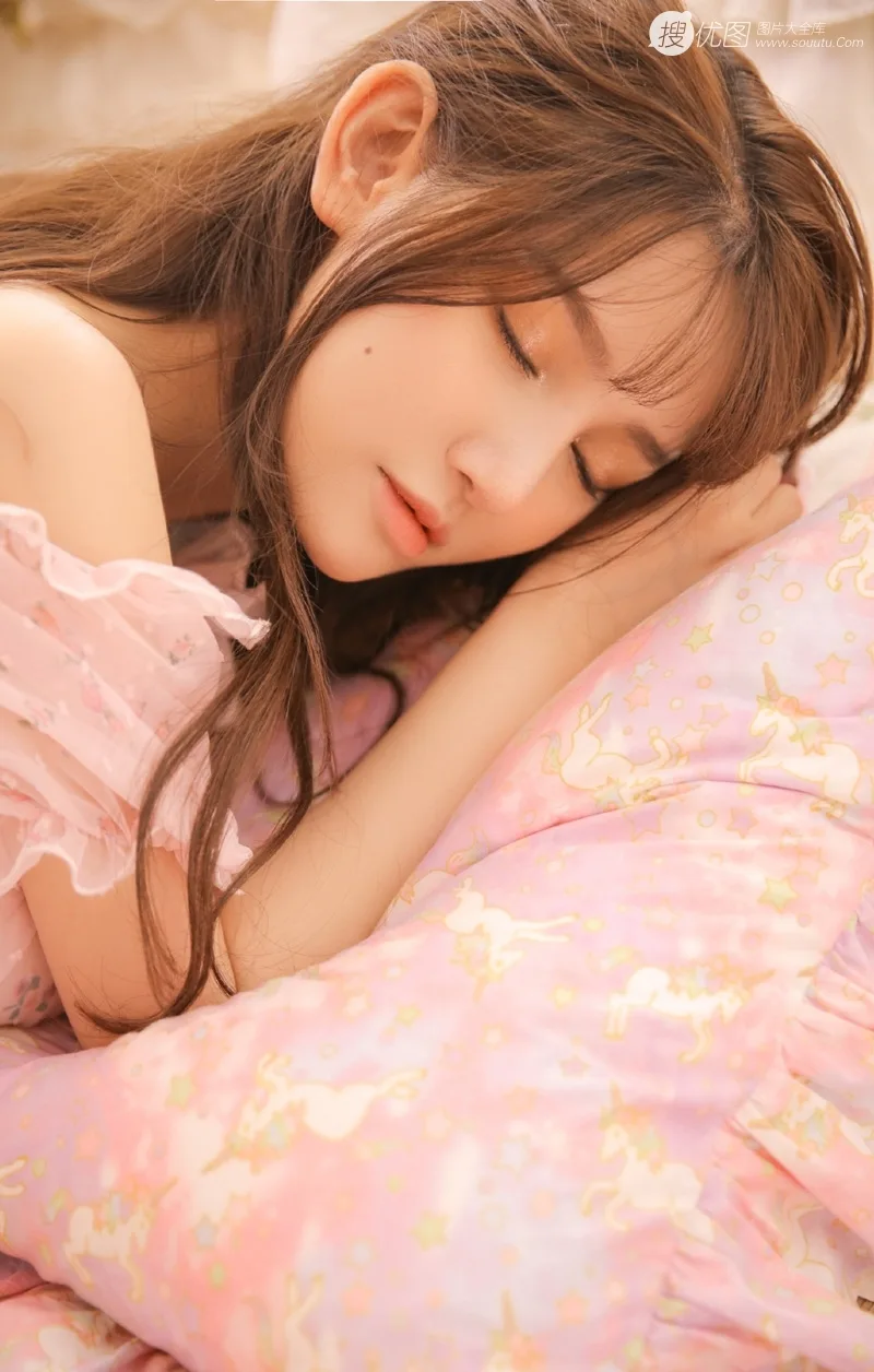 美女写真 香肩美腿 透视内衣 图片6