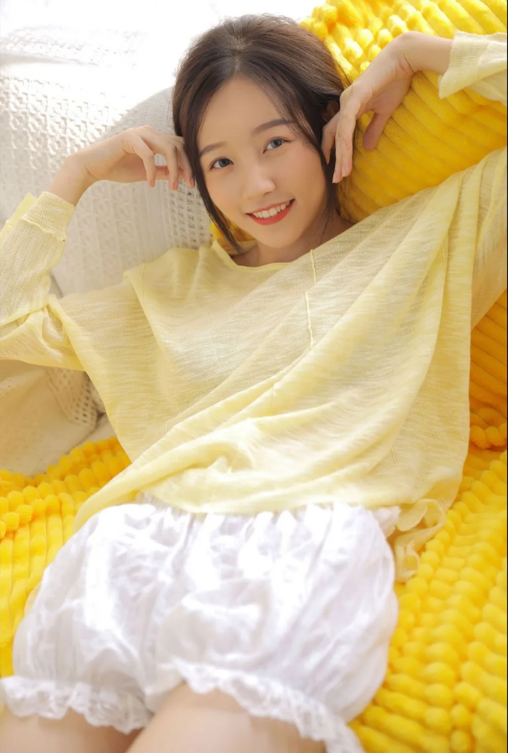 清纯美女居家写真 图片2