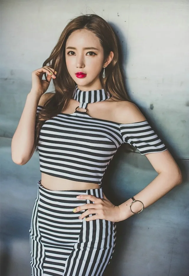 妩媚妖娆美女写真 图片3