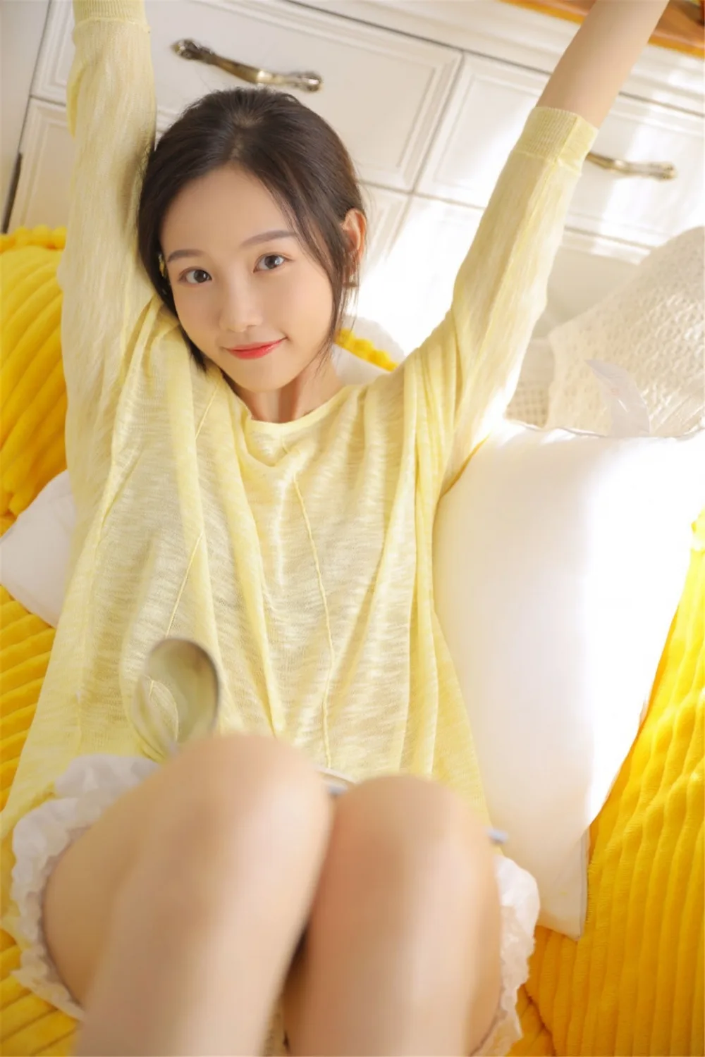 清纯美女居家写真 图片4
