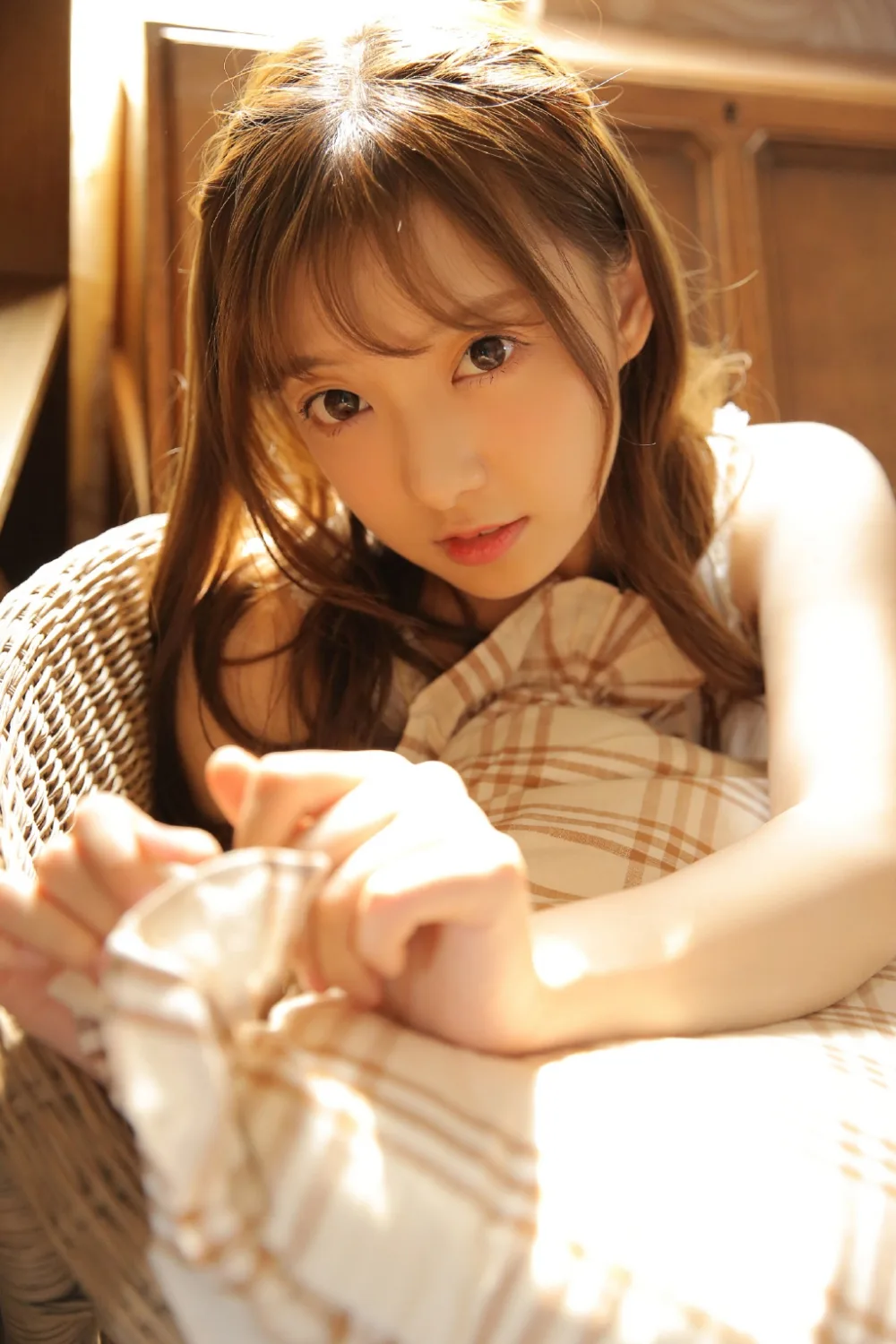 睡裙美少女写真 图片2
