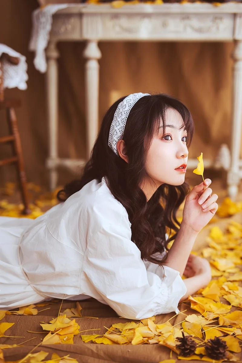 清新文艺写真 落地裙女孩 图片1