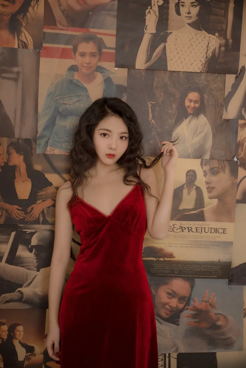 复古红裙美女写真 图片8
