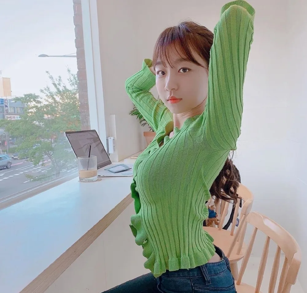丰满美女街拍写真 图片2