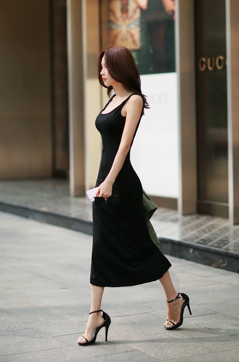 吊带连衣裙美女 图片8