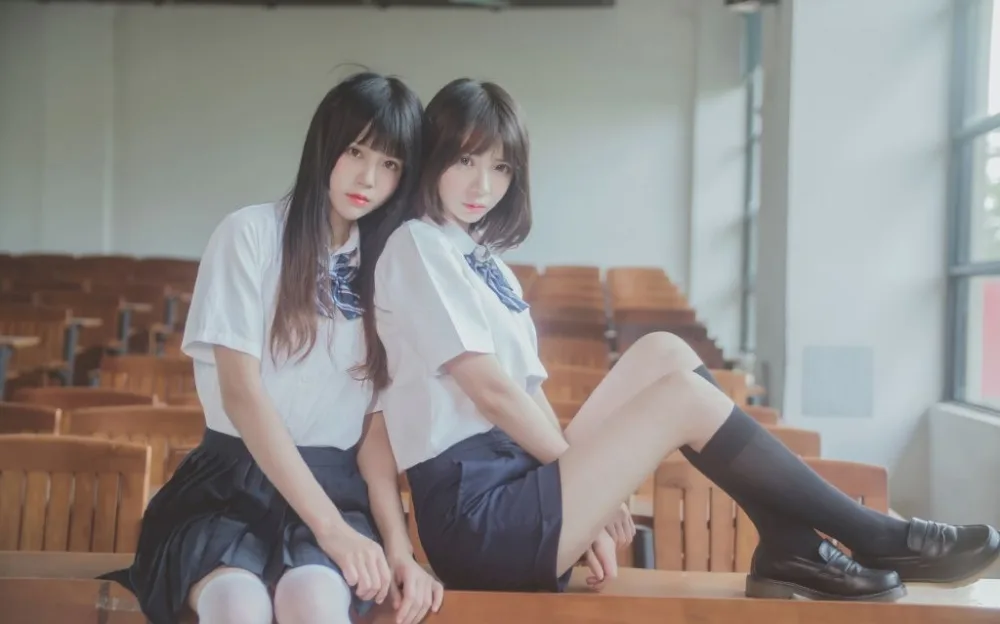 jk制服美少女 图片2