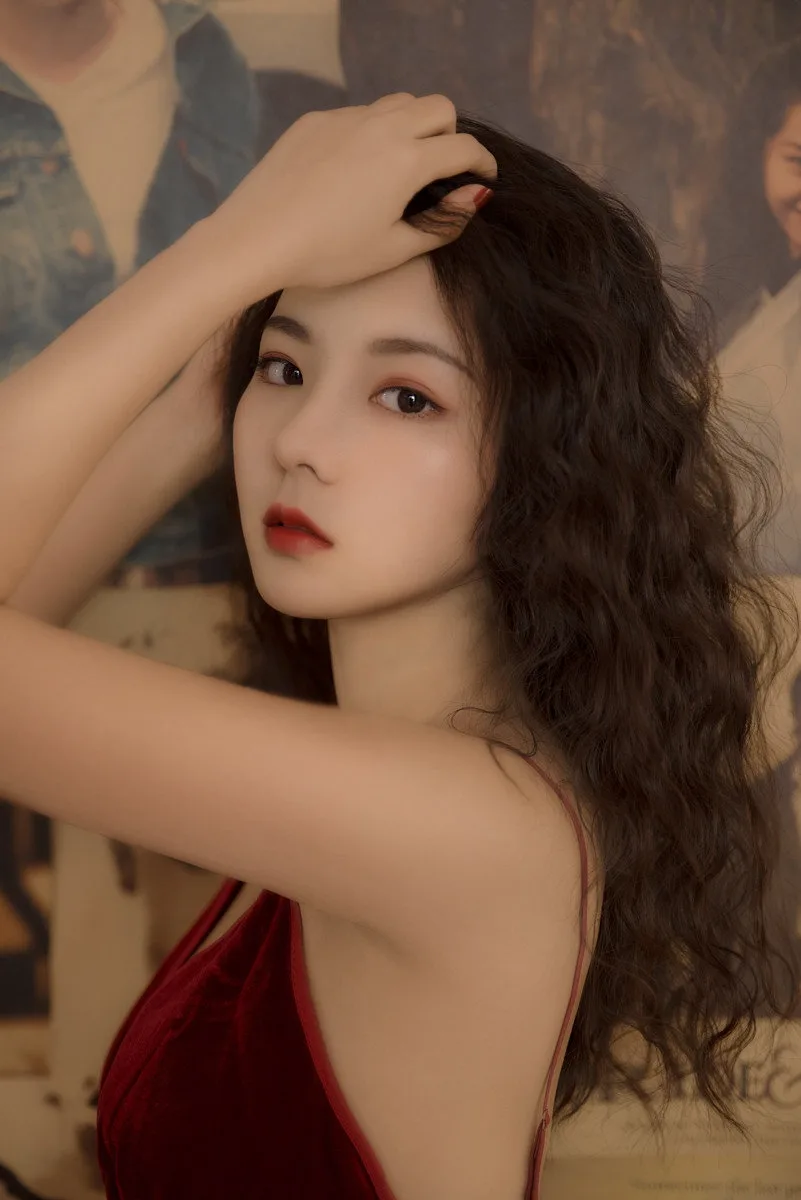 复古红裙美女写真 图片7