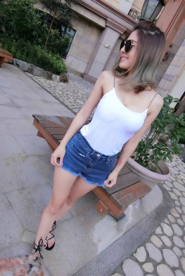 性感美女街拍写真 图片1