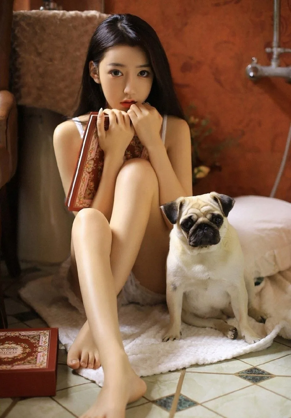 吊带短裤美女写真 图片5