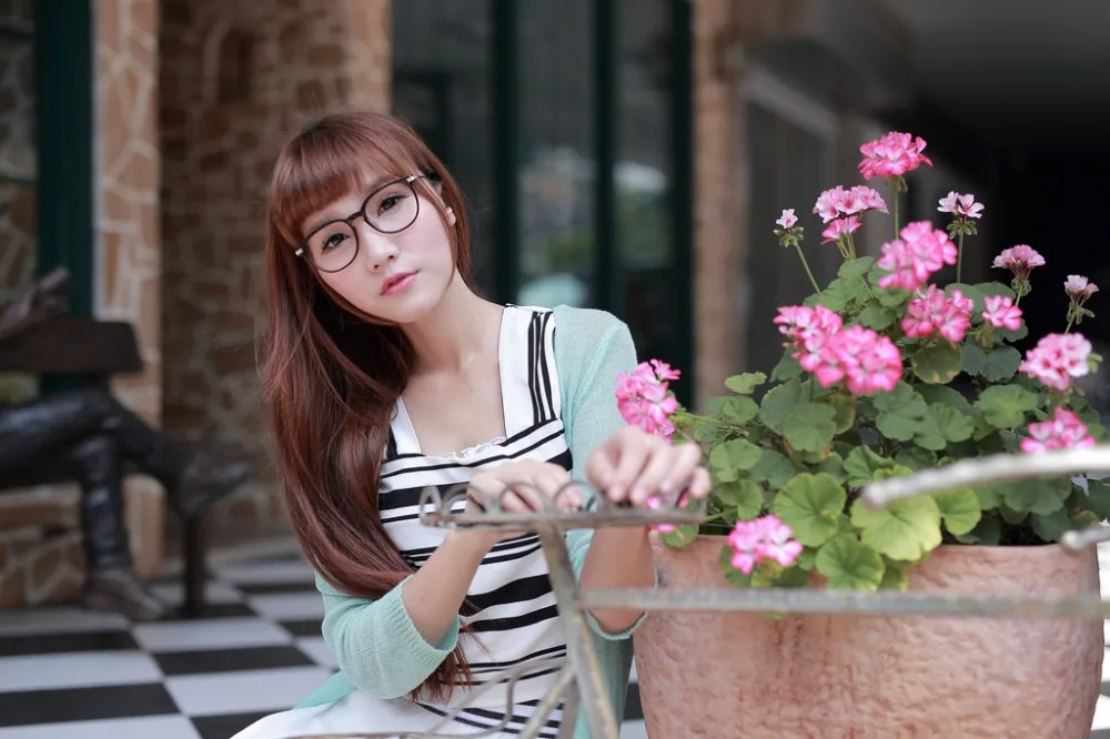 金发美女街拍 图片13