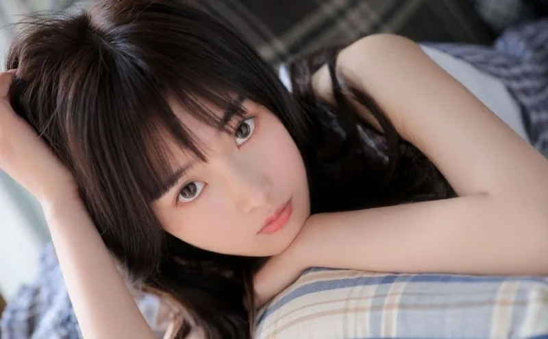 清新甜美吊带裙写真 图片9