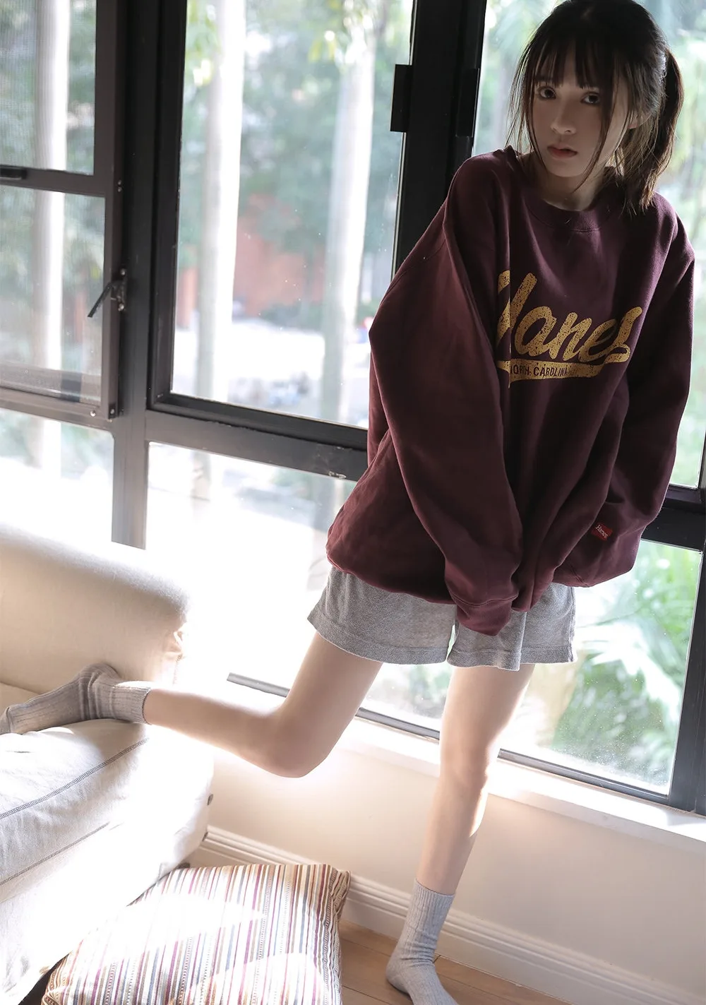 居家少女写真 图片1