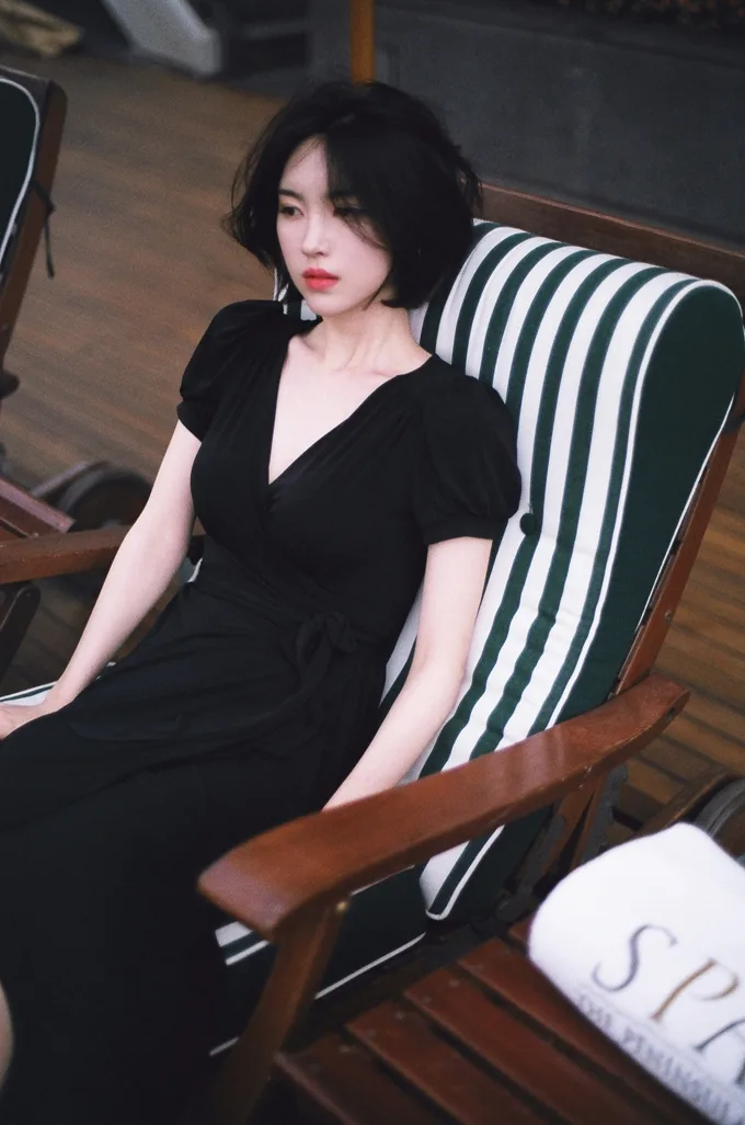 韩国美女街拍写真 图片8