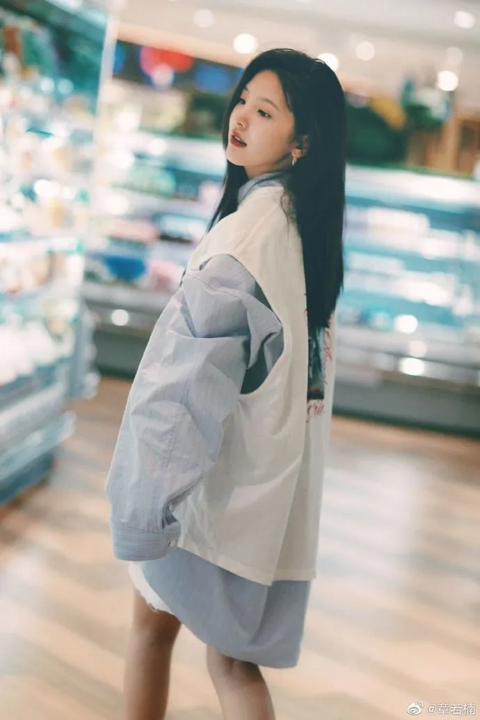 章若楠清新甜美写真 图片2