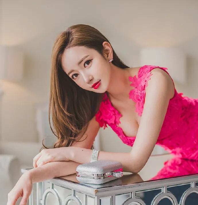 性感包臀裙美女 图片1