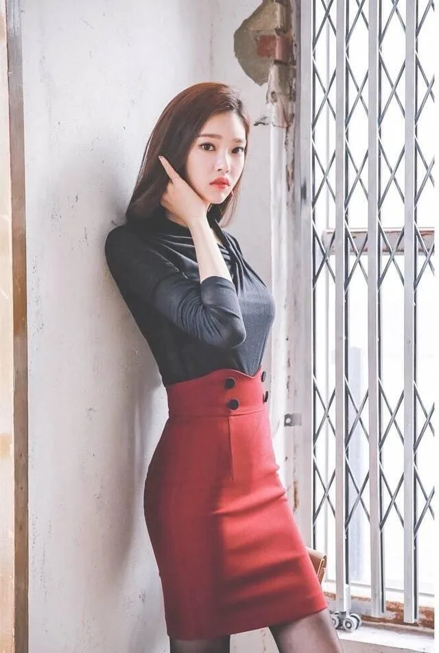 黑丝美女写真 图片1