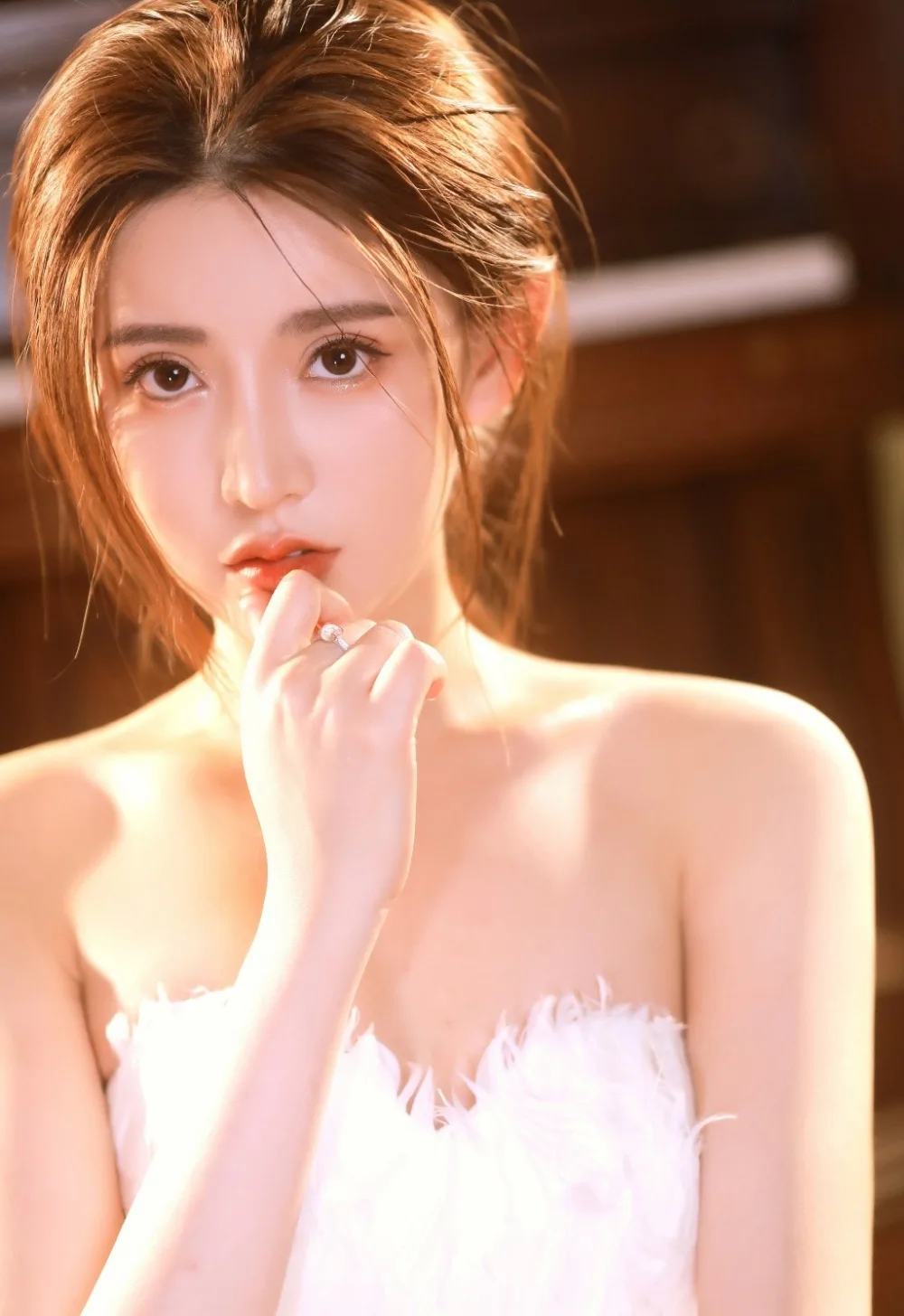 瓜子脸美女写真 图片3