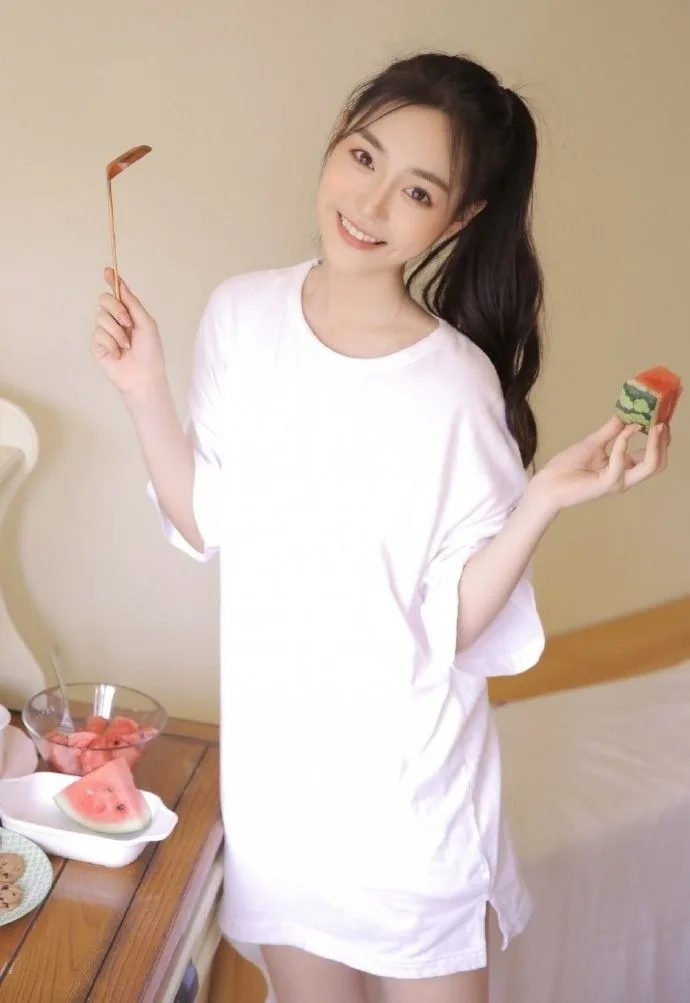 马尾辫美女私房写真 图片3
