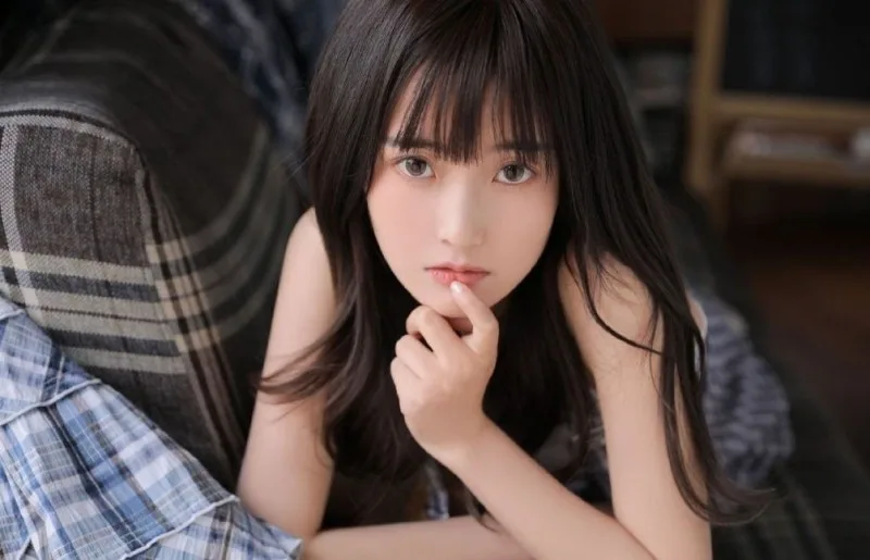 清新甜美吊带裙写真 图片6
