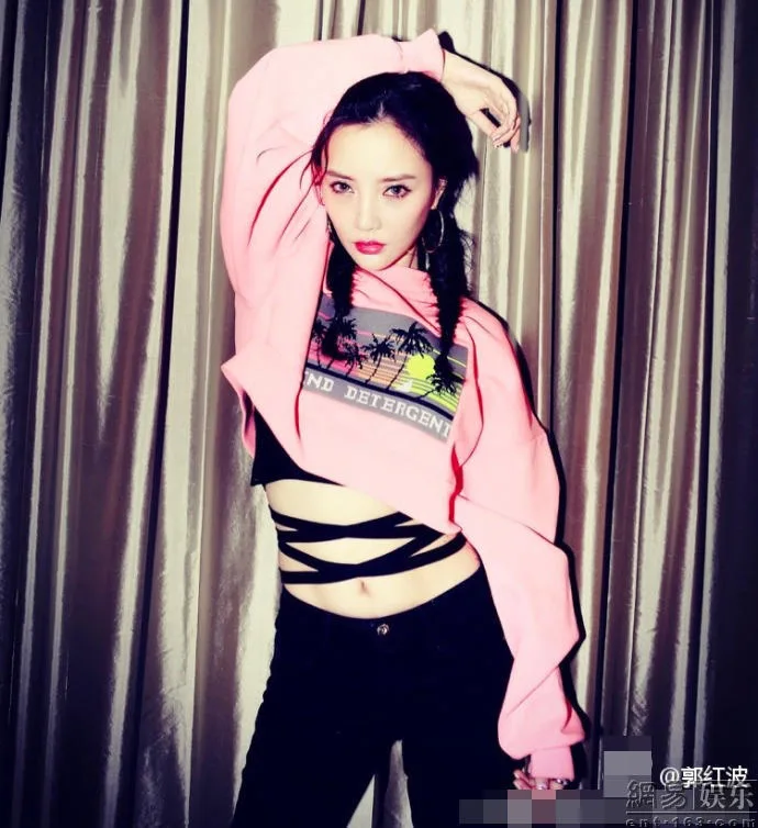 李小璐美照 图片1