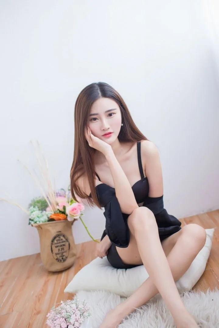 性感内衣美女写真 图片2