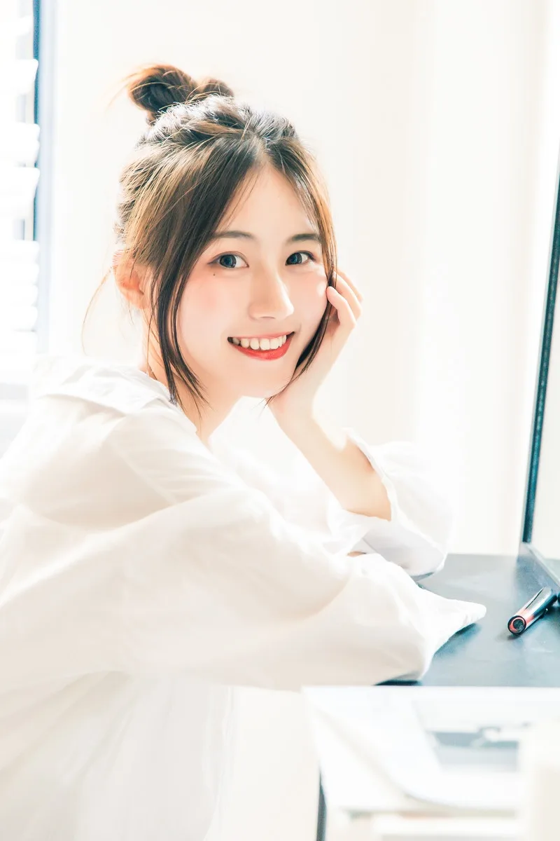 白色薄纱衬衣清纯写真 图片8