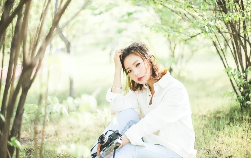 知性优雅美女写真 图片7