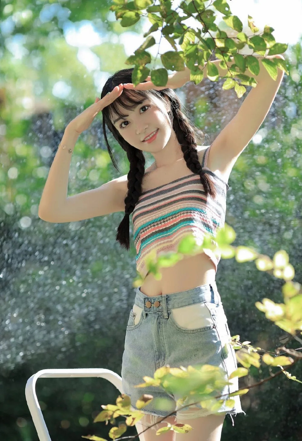 清纯少女玩水写真 图片1