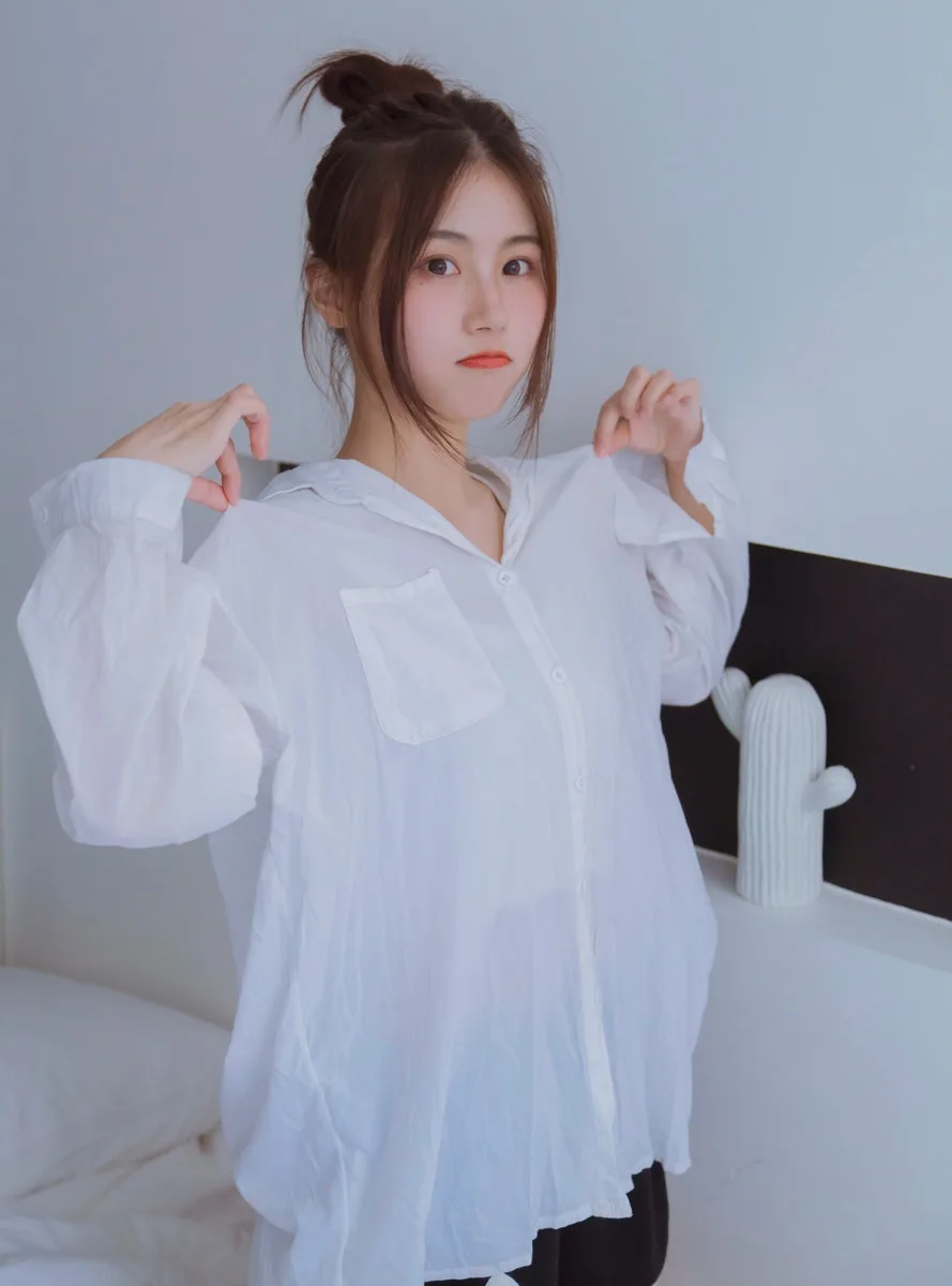 白色薄纱衬衣清纯写真 图片10