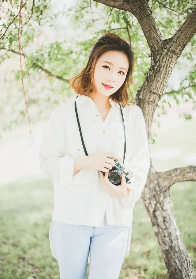 知性优雅美女写真 图片1