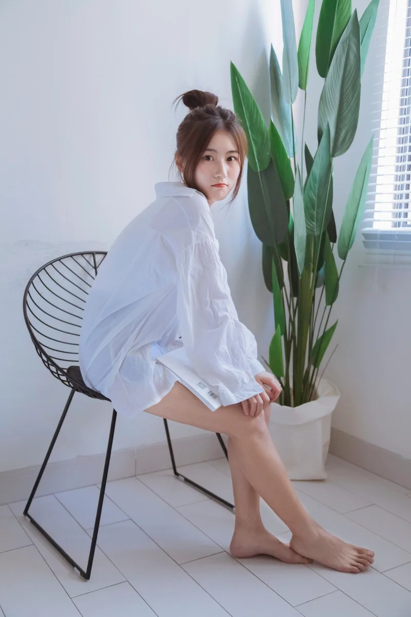白色薄纱衬衣清纯写真 图片13