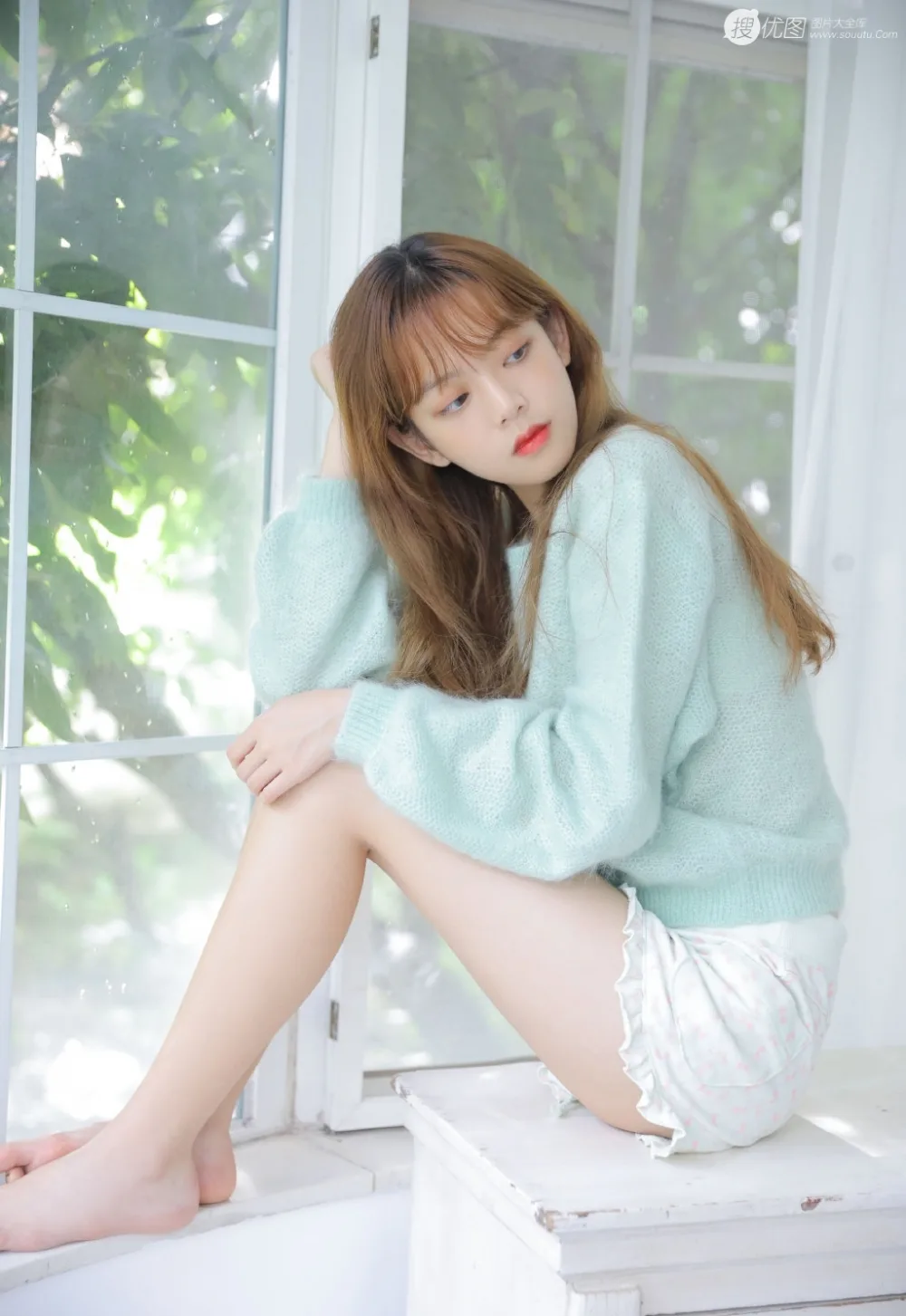 金发美女写真 图片1