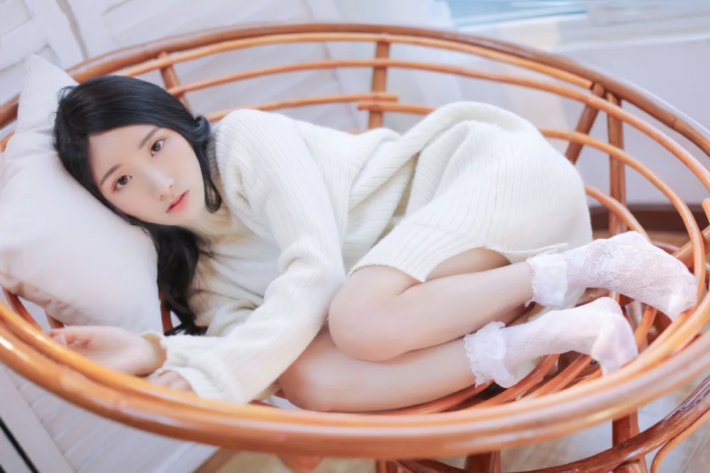 白皙长腿美女写真 图片10