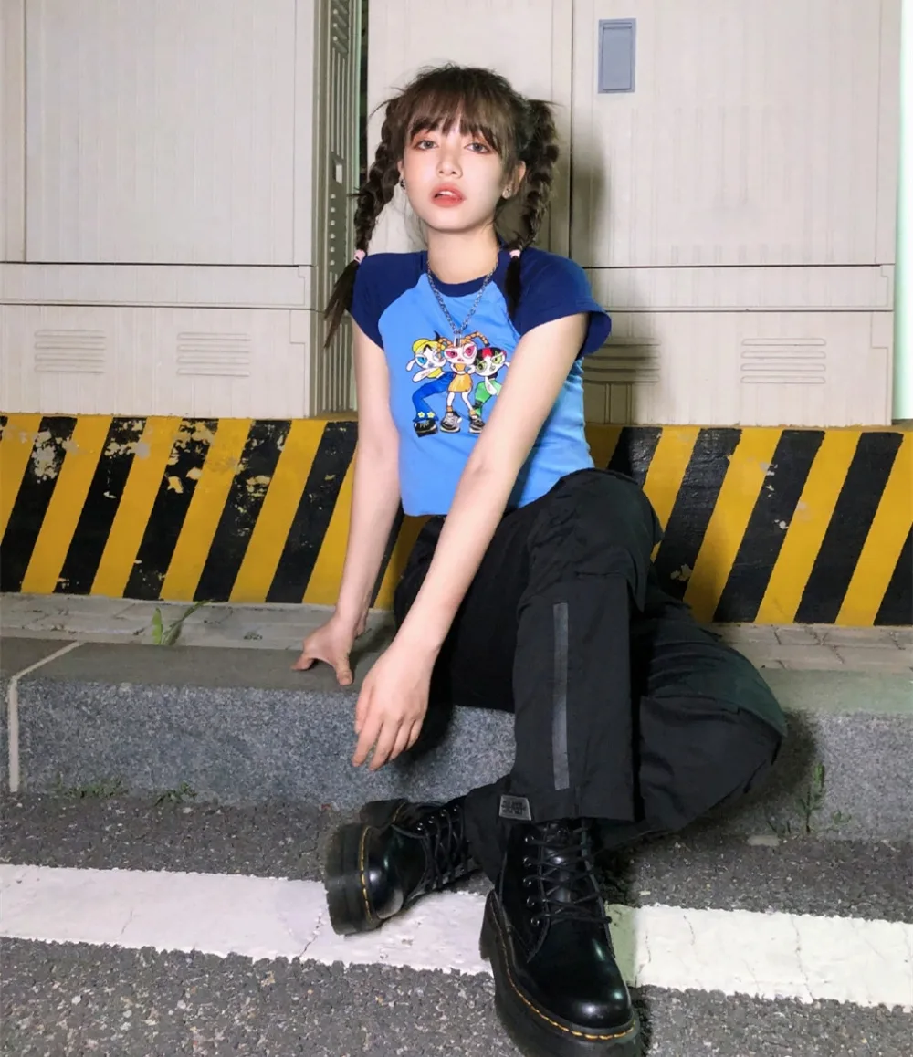 双麻花辫美女街拍 图片3