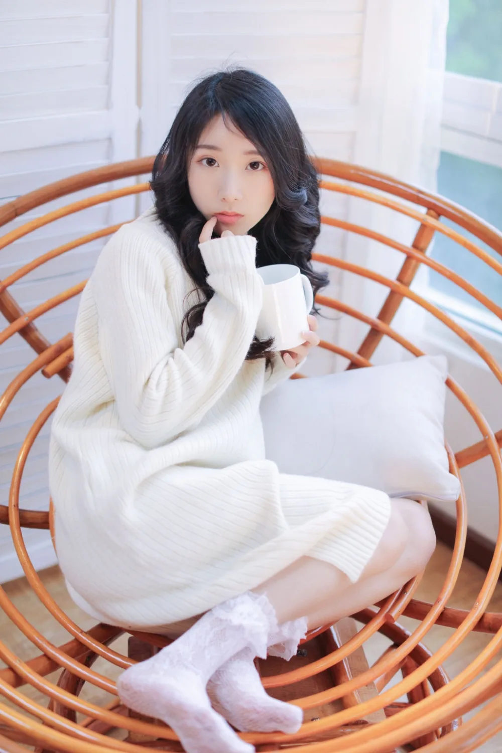 白皙长腿美女写真 图片5