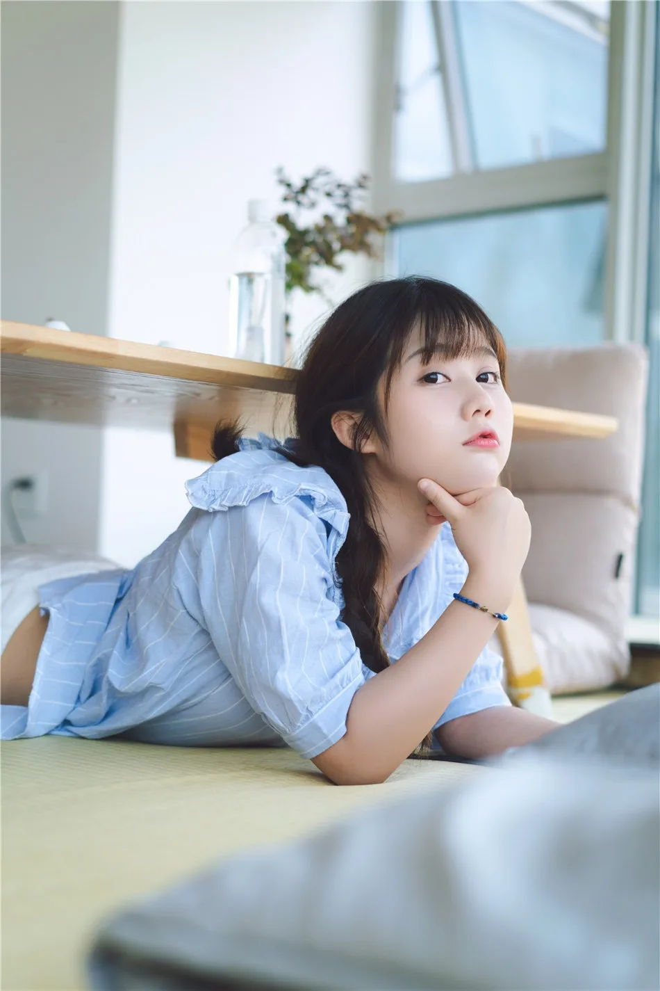 麻花辫美女写真 图片14