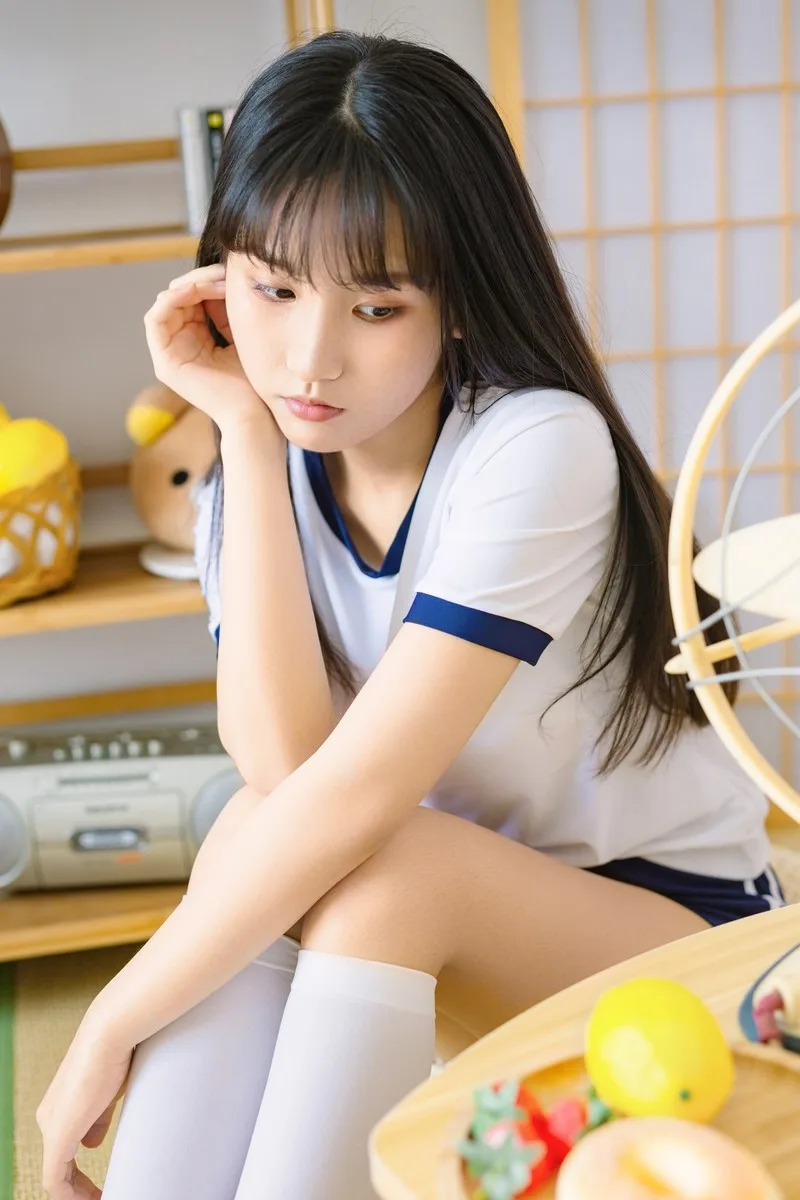 体操服少女写真 图片1